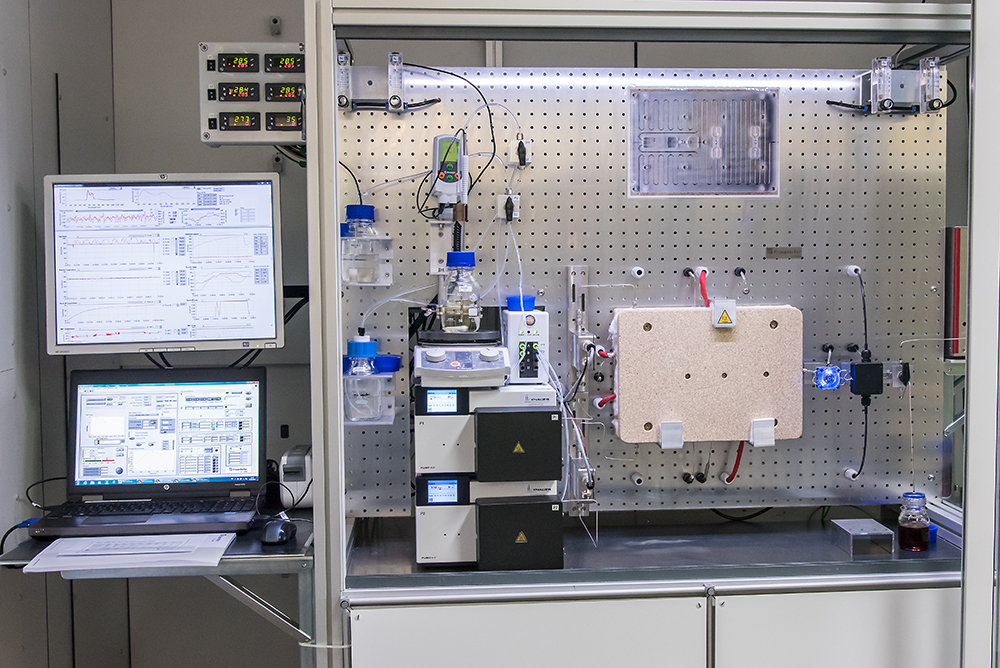 Pilotanlage für kontinuierliche Nanopartikelsynthese