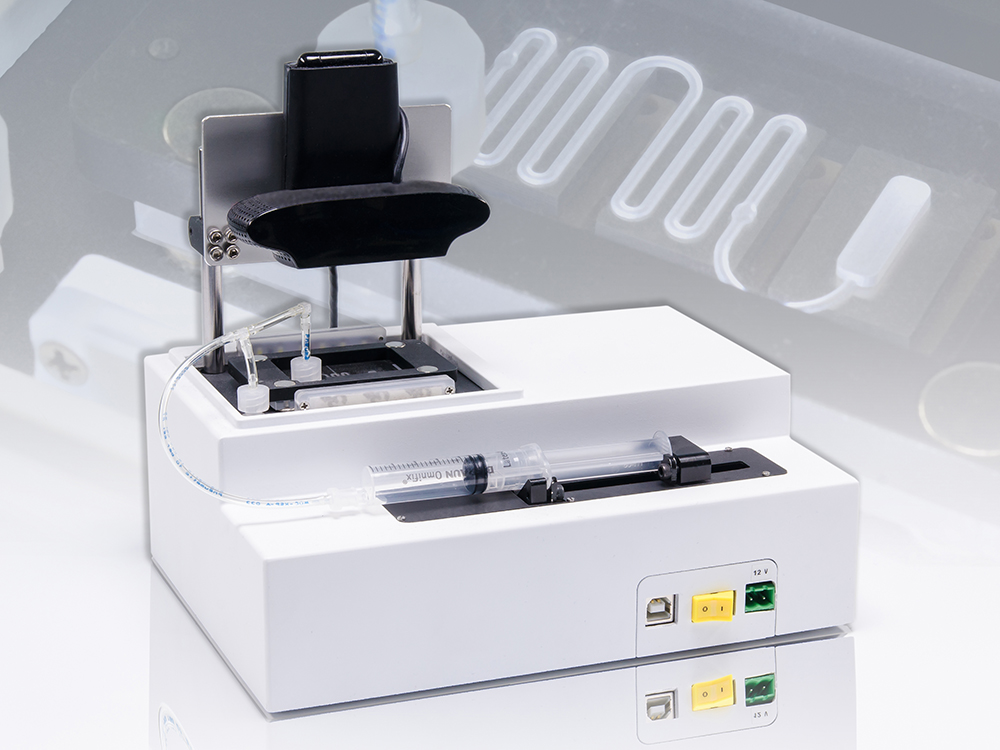 Moving plug real-time PCR module